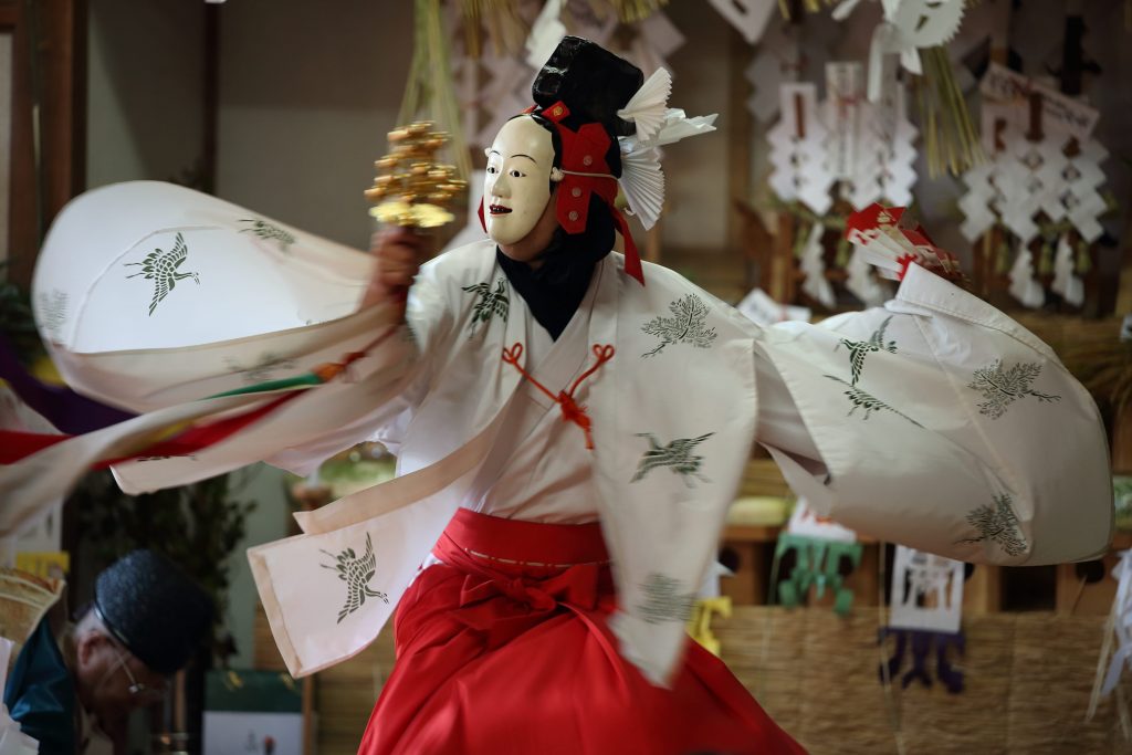 5 岩戸開きの能 備中神楽の紹介 備中神楽 北山社